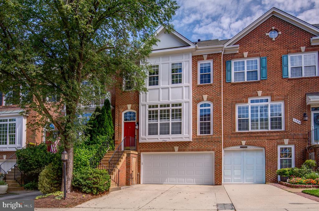 1982 LOGAN MANOR DRIVE