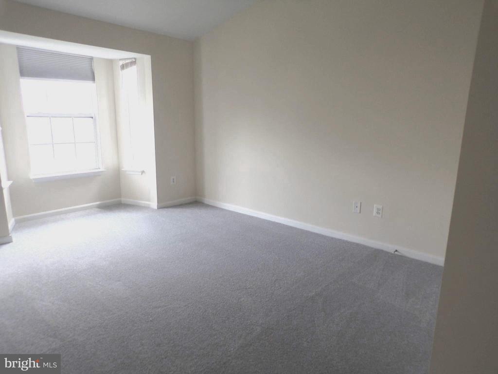 5947 FOUNDERS HILL DRIVE Unit: 302