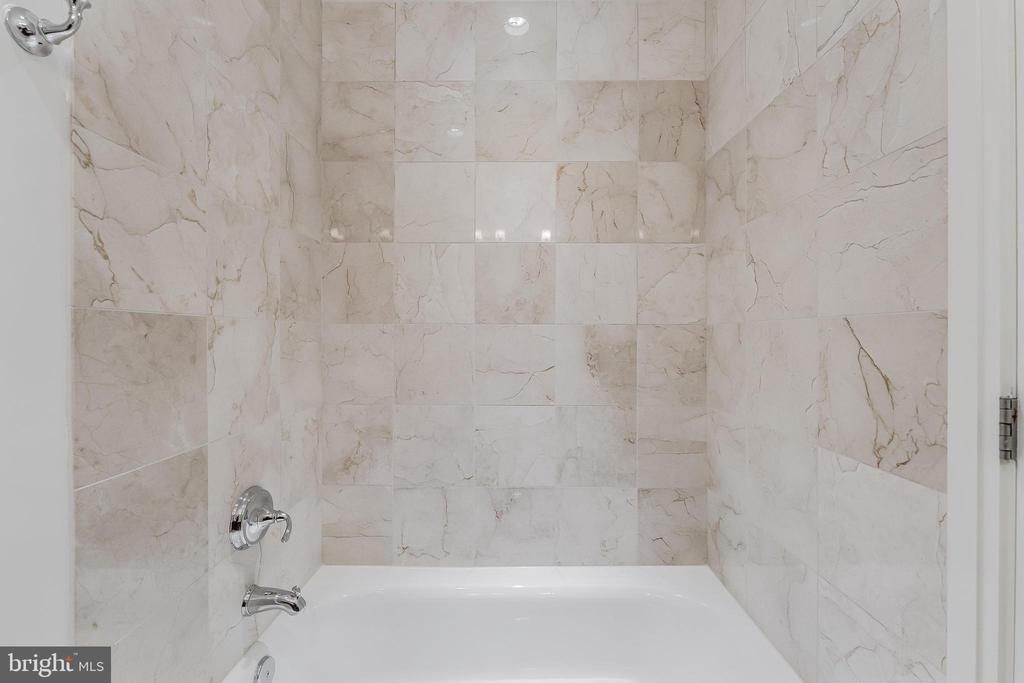 8220 CRESTWOOD HEIGHTS DRIVE Unit: 105