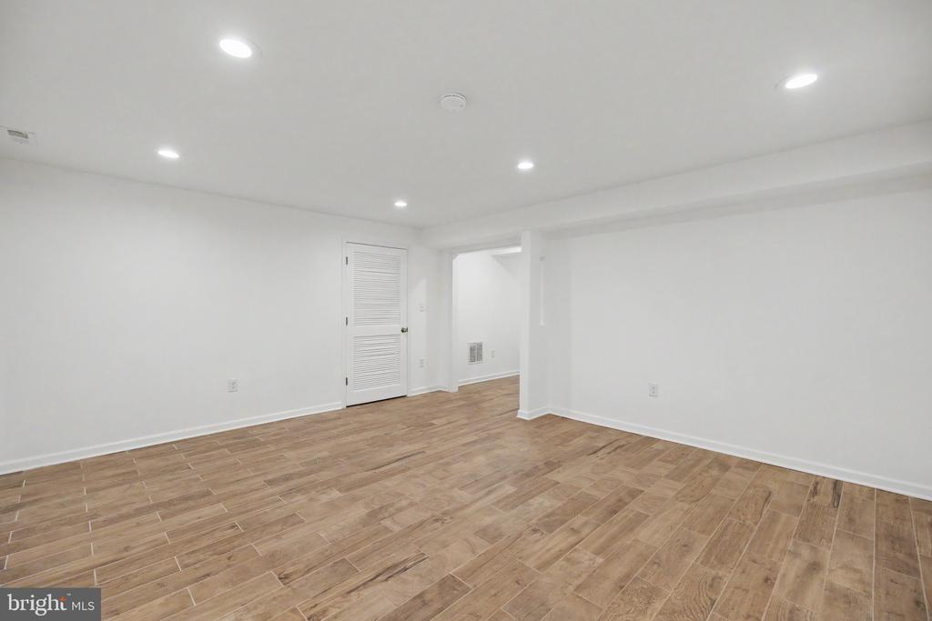 2113 SHERIFF COURT