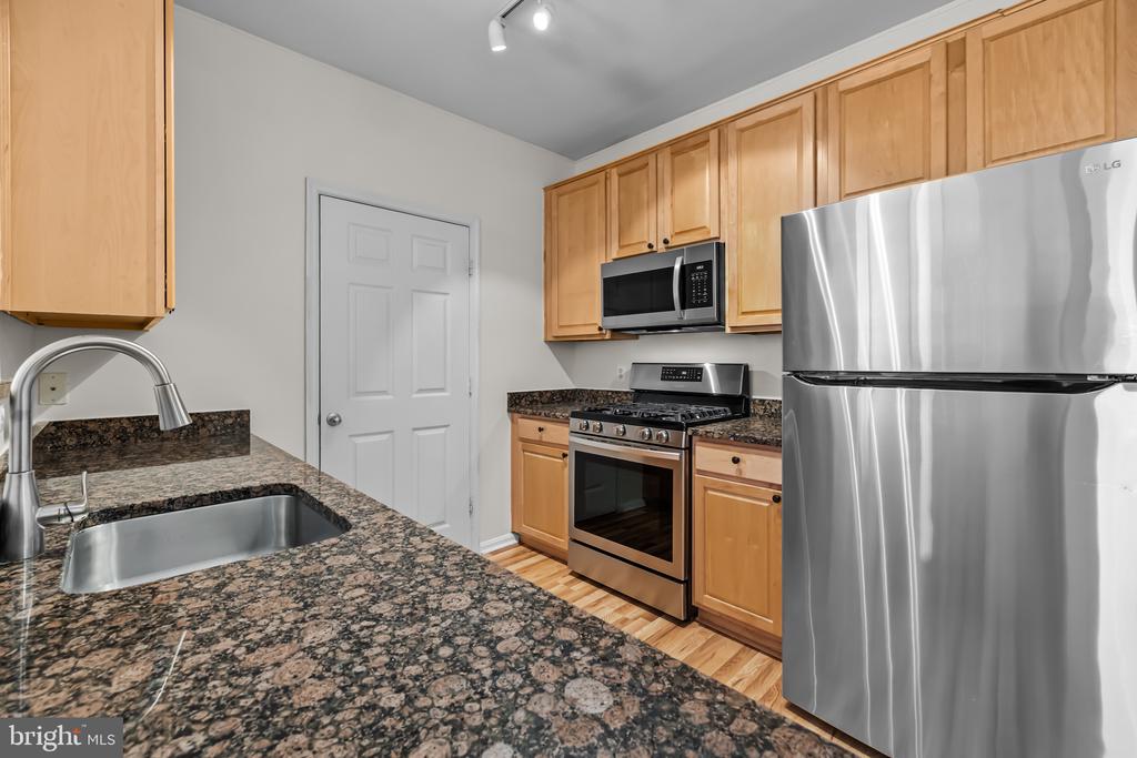 9486 VIRGINIA CENTER BOULEVARD Unit: 218
