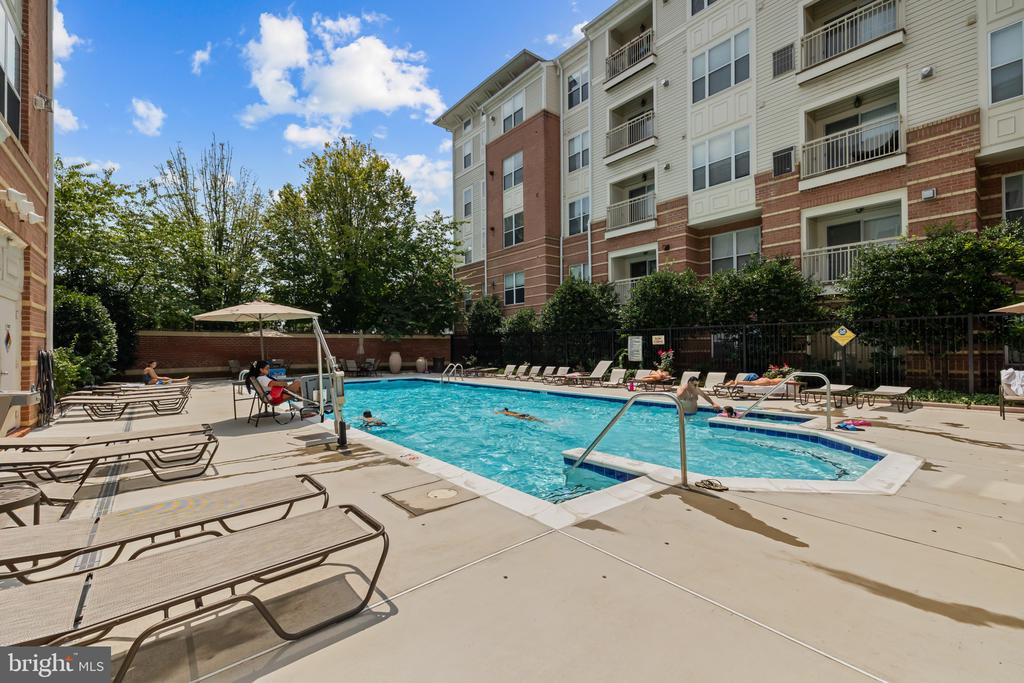 9486 VIRGINIA CENTER BOULEVARD Unit: 218