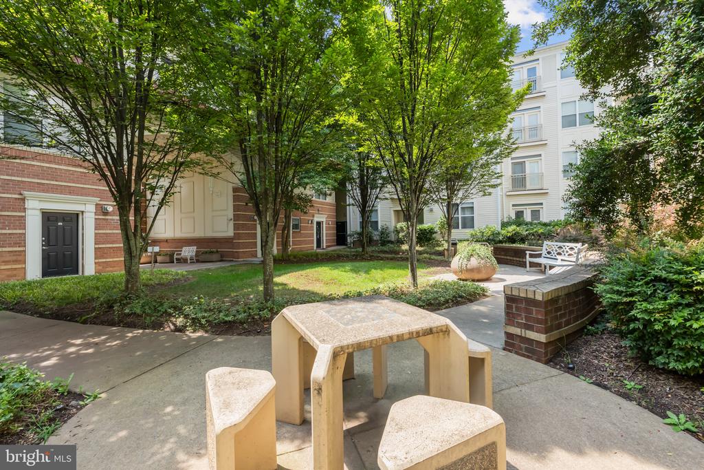 9486 VIRGINIA CENTER BOULEVARD Unit: 218