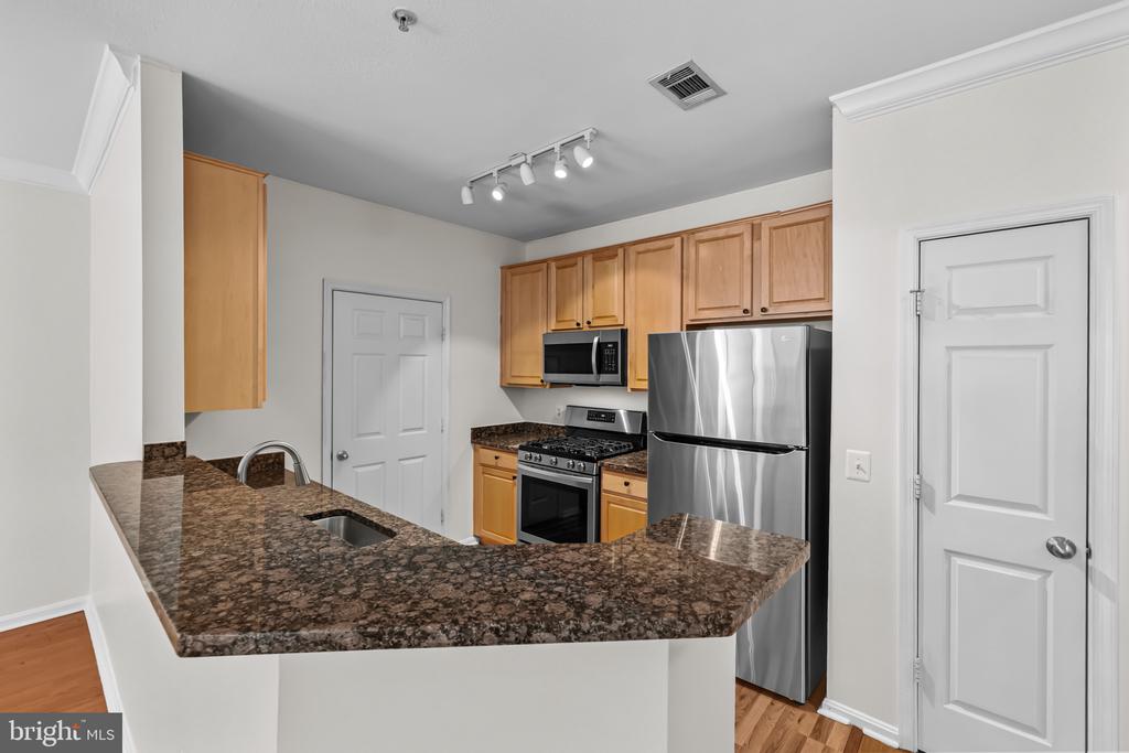 9486 VIRGINIA CENTER BOULEVARD Unit: 218