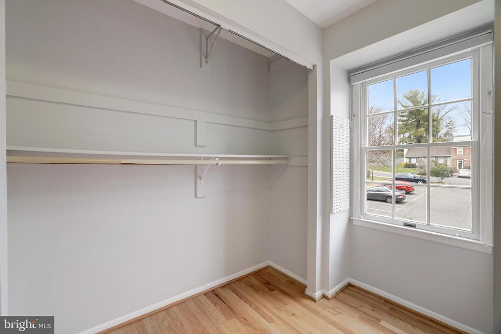 9823 SAINT CLOUD COURT
