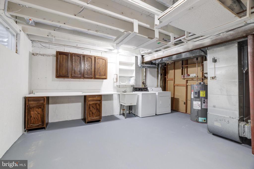 9823 SAINT CLOUD COURT