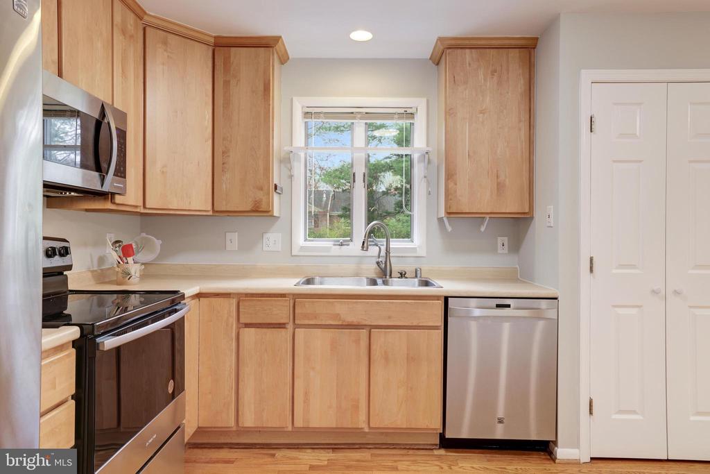 9823 SAINT CLOUD COURT