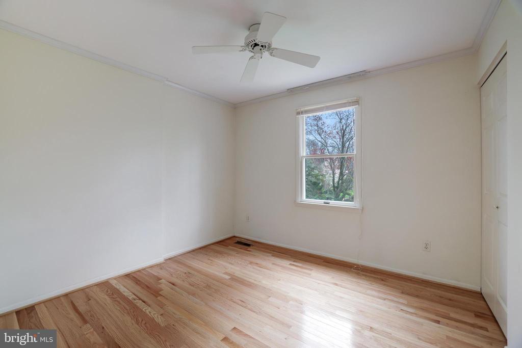 9823 SAINT CLOUD COURT