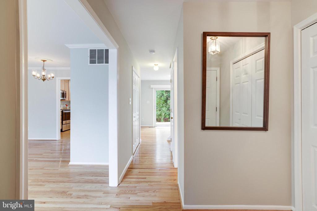 9823 SAINT CLOUD COURT
