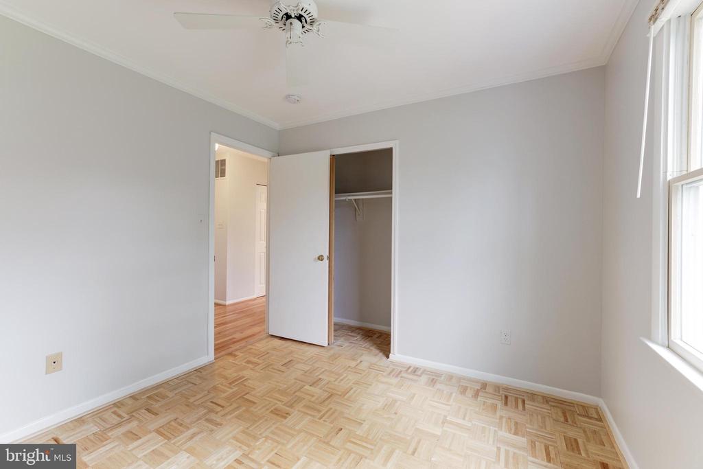 9823 SAINT CLOUD COURT