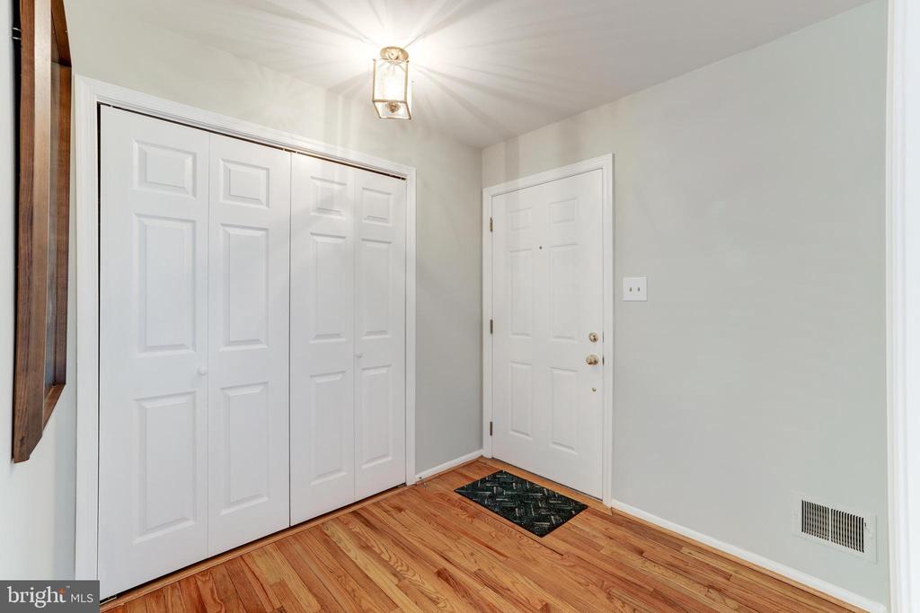 9823 SAINT CLOUD COURT