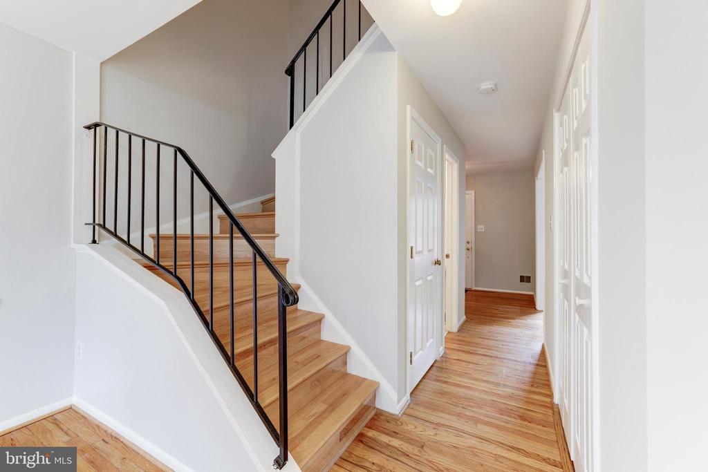 9823 SAINT CLOUD COURT