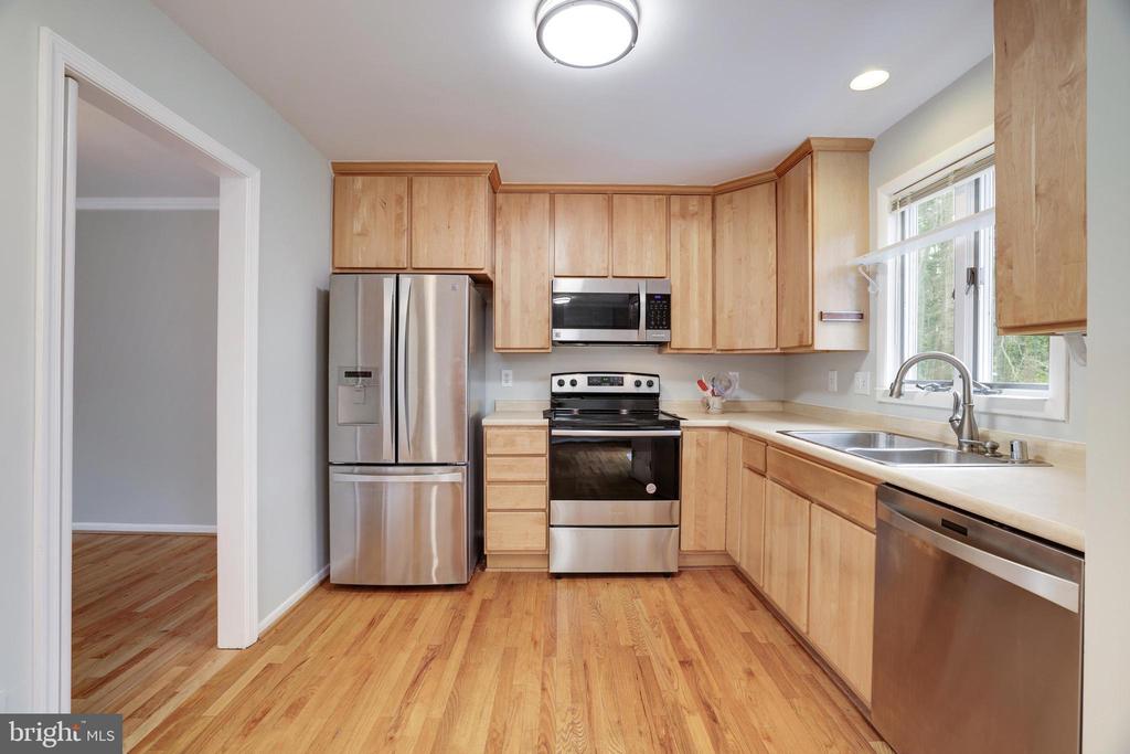9823 SAINT CLOUD COURT