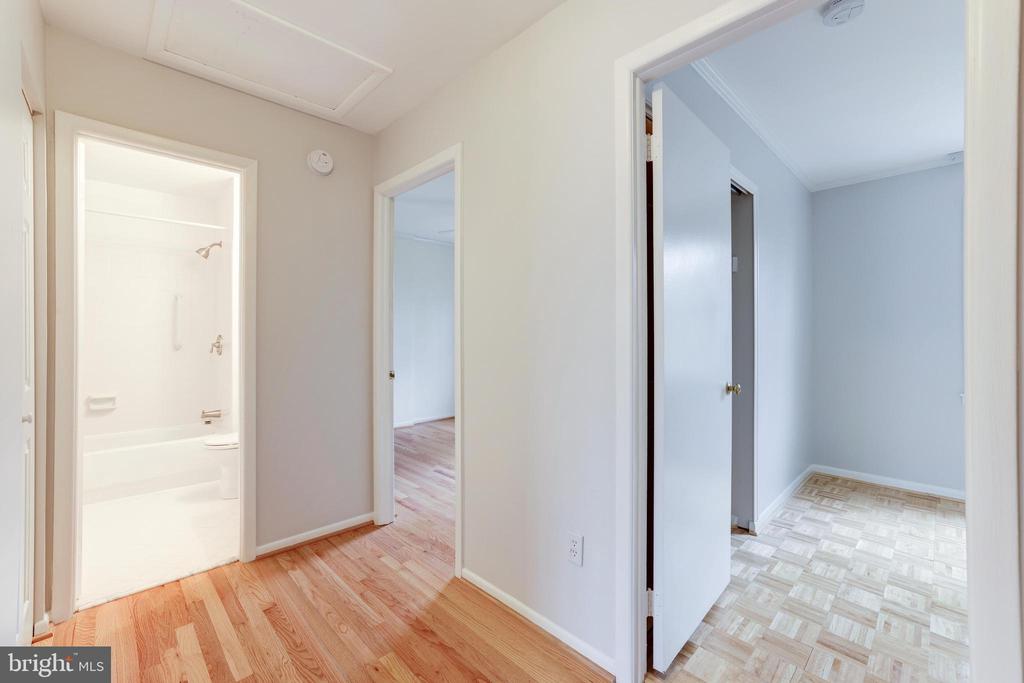9823 SAINT CLOUD COURT