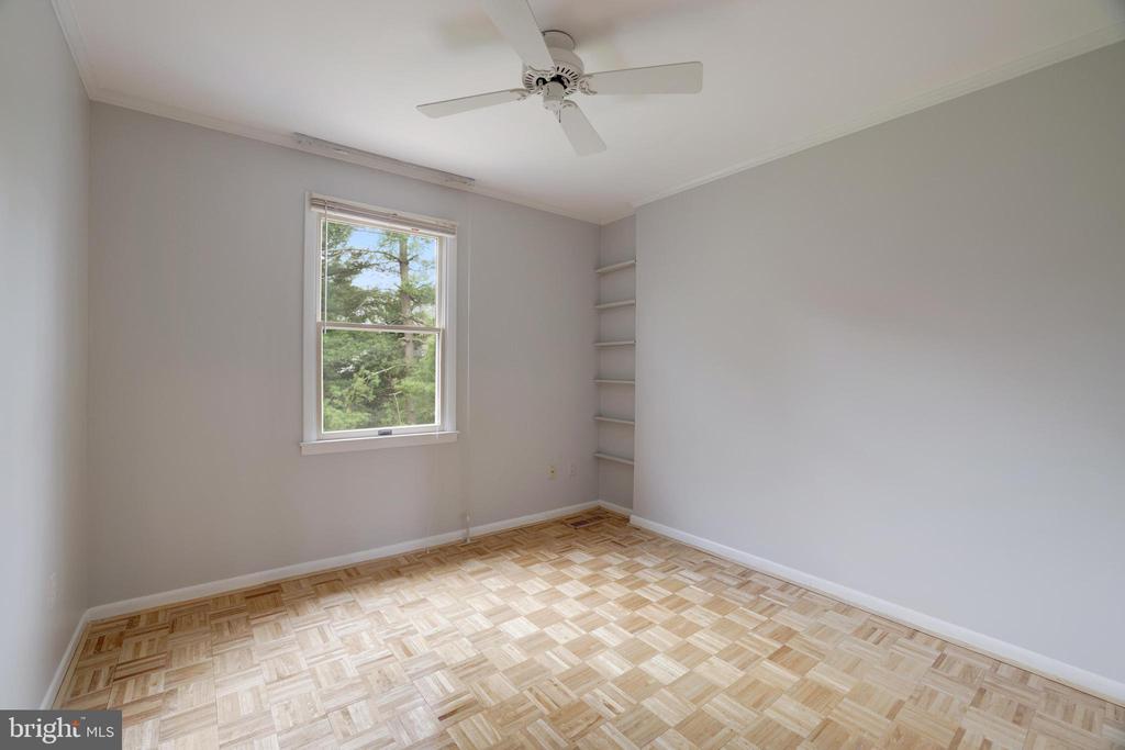 9823 SAINT CLOUD COURT