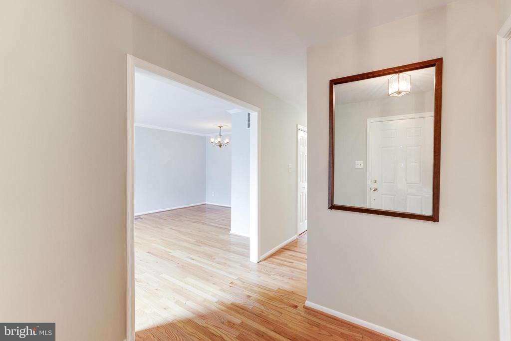 9823 SAINT CLOUD COURT