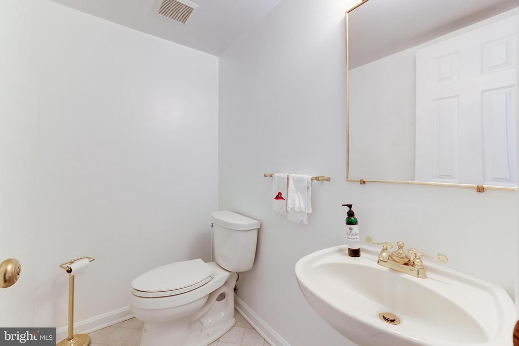 9823 SAINT CLOUD COURT