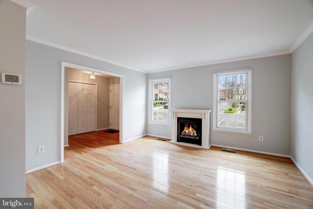 9823 SAINT CLOUD COURT