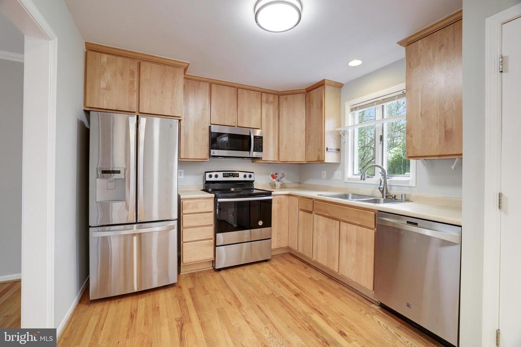 9823 SAINT CLOUD COURT