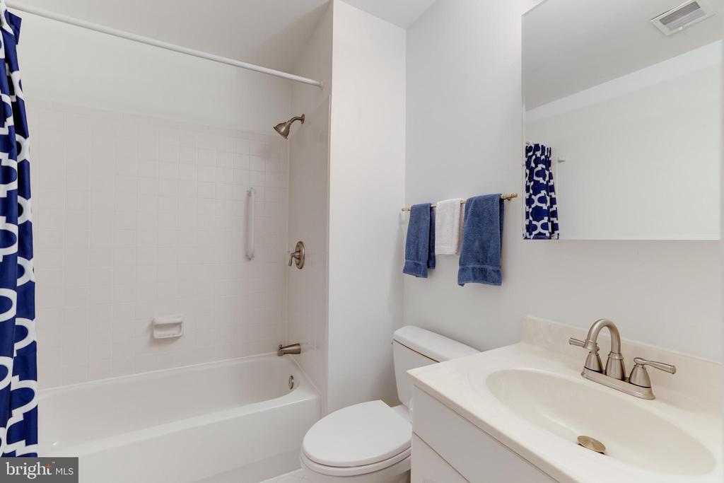 9823 SAINT CLOUD COURT