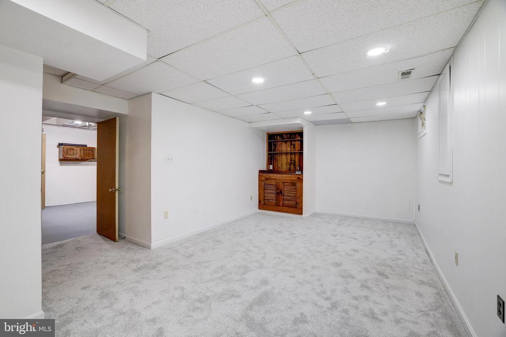 9823 SAINT CLOUD COURT