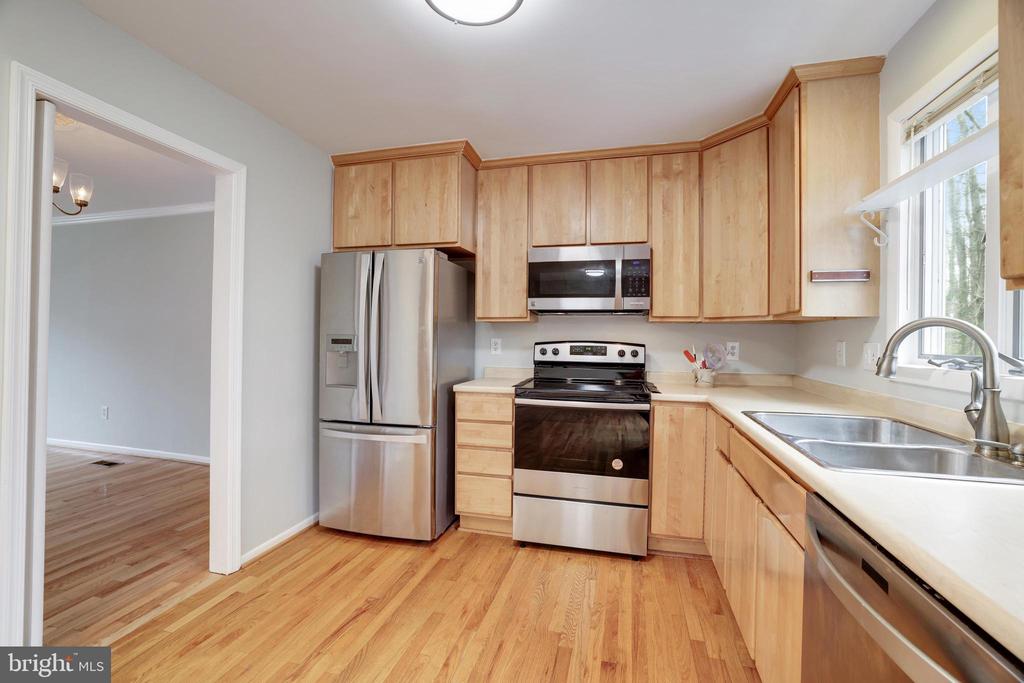 9823 SAINT CLOUD COURT
