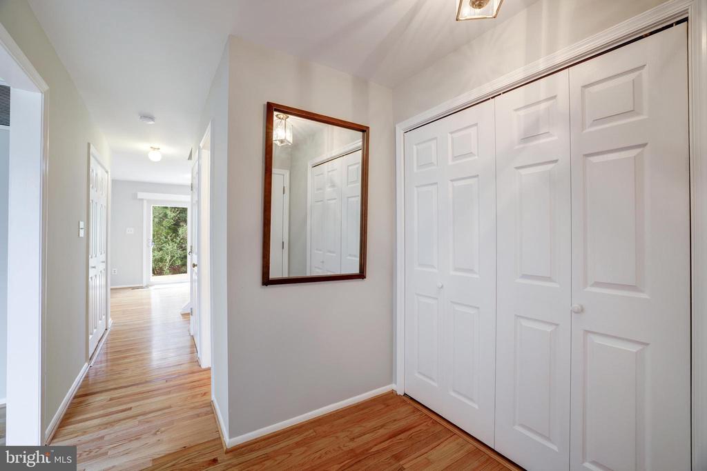 9823 SAINT CLOUD COURT