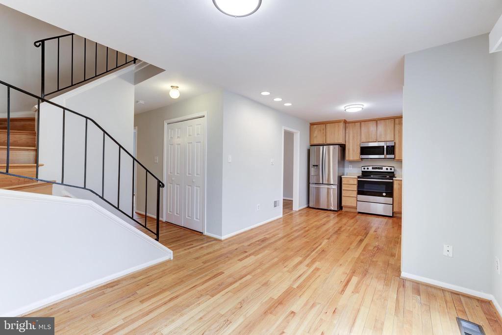 9823 SAINT CLOUD COURT