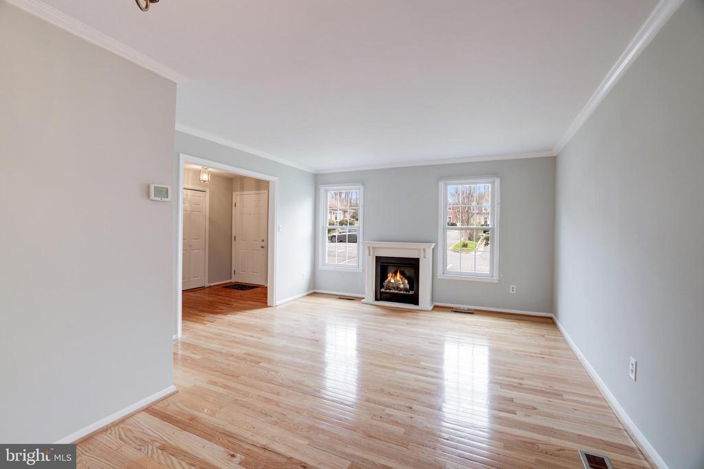9823 SAINT CLOUD COURT