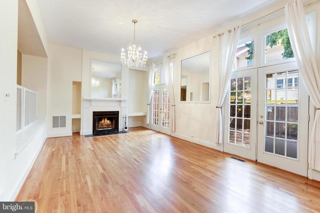 8509 JEFFERSONIAN COURT