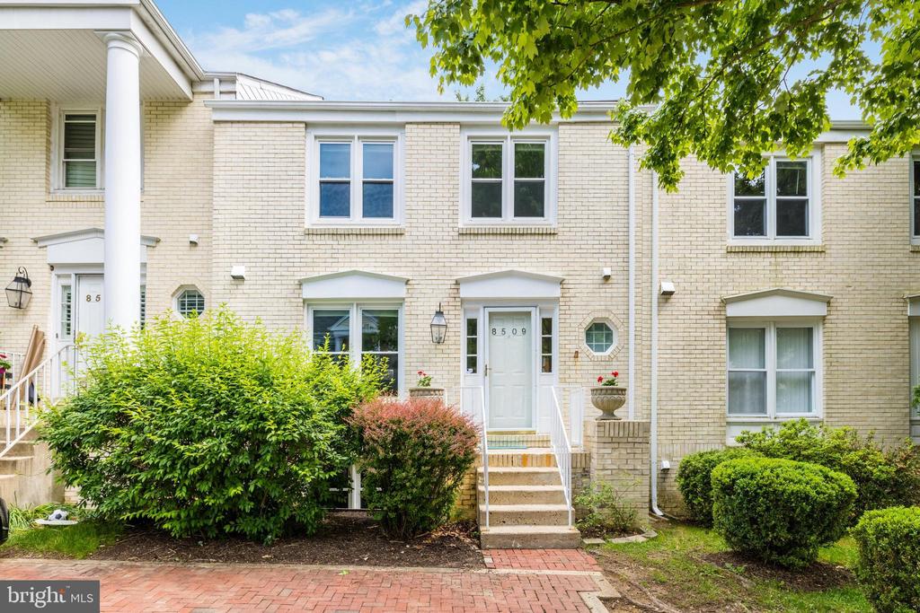 8509 JEFFERSONIAN COURT