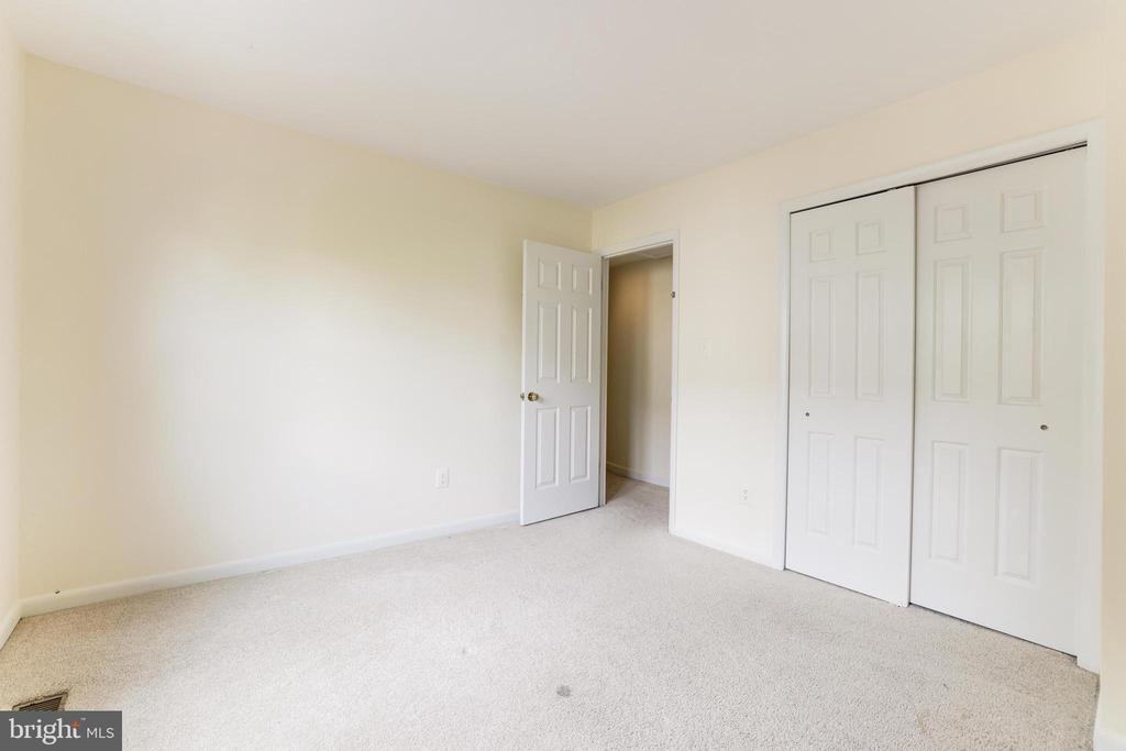 8509 JEFFERSONIAN COURT