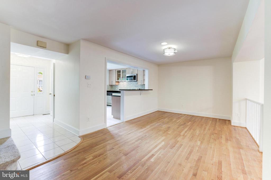 8509 JEFFERSONIAN COURT