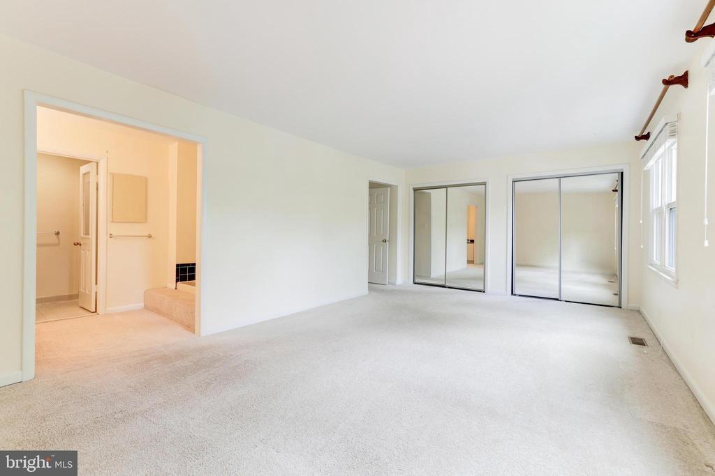 8509 JEFFERSONIAN COURT
