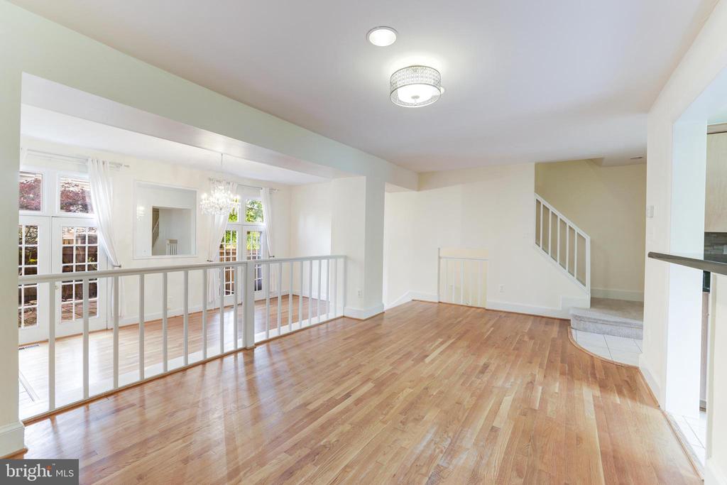 8509 JEFFERSONIAN COURT