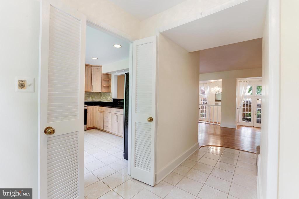 8509 JEFFERSONIAN COURT