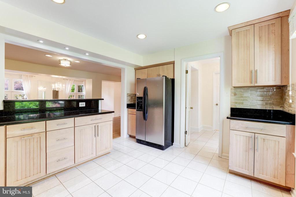 8509 JEFFERSONIAN COURT