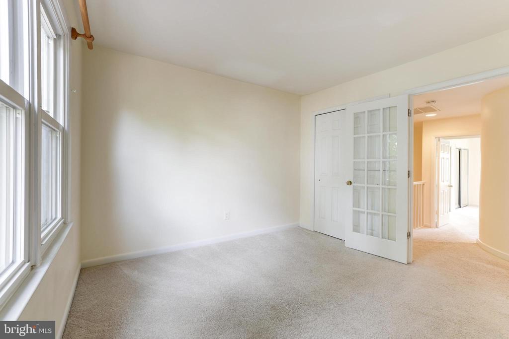 8509 JEFFERSONIAN COURT