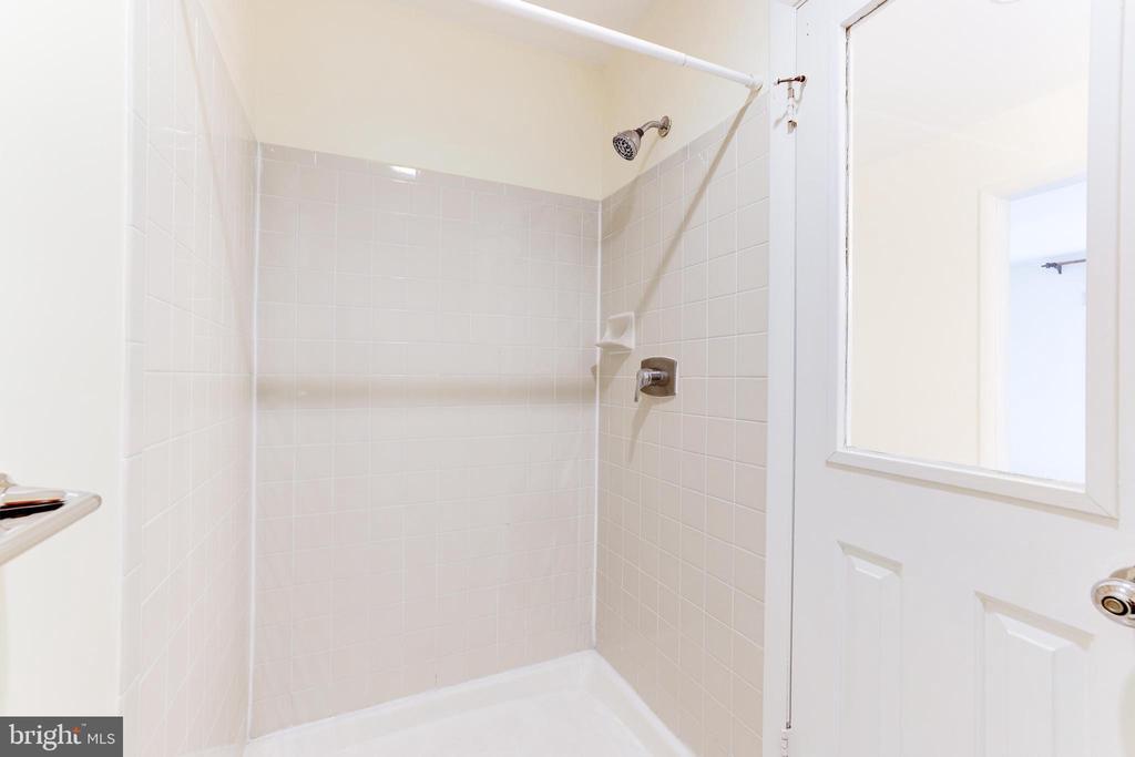 8509 JEFFERSONIAN COURT