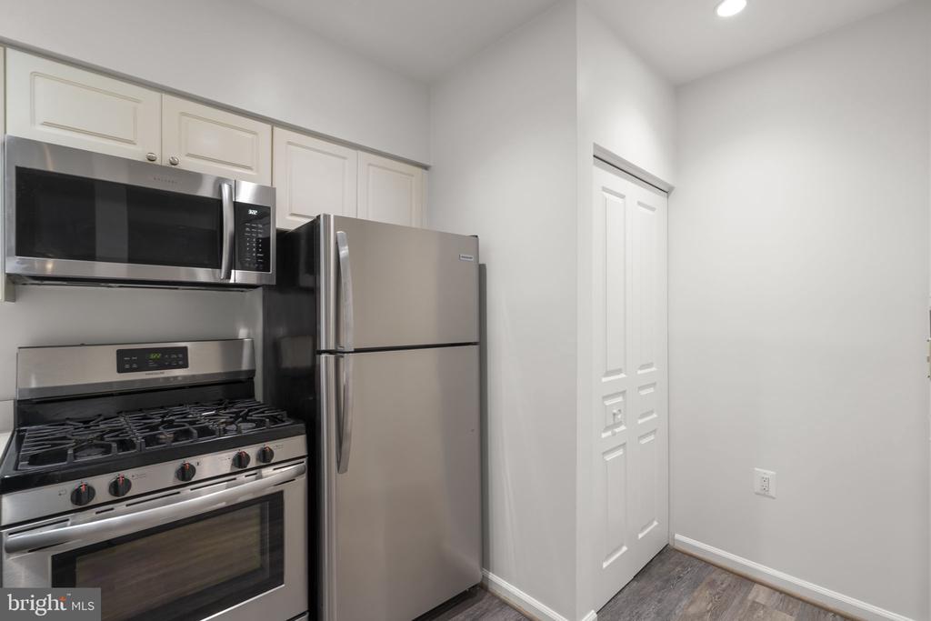 12915 ALTON SQUARE Unit: 113
