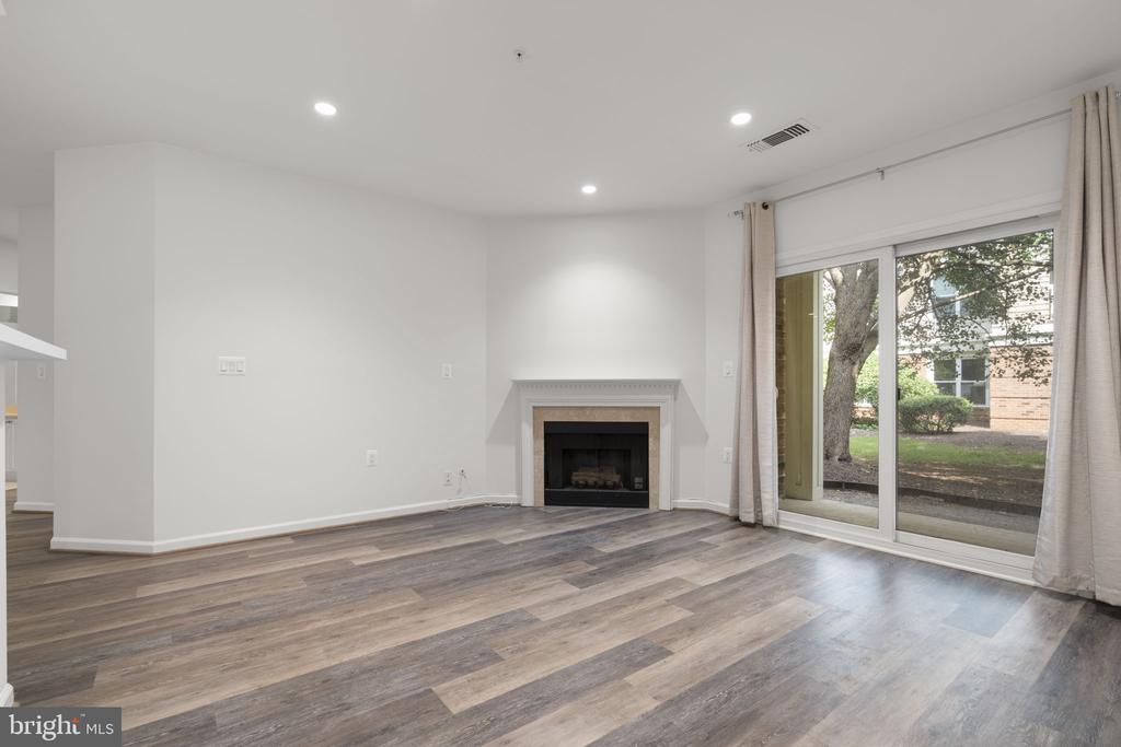 12915 ALTON SQUARE Unit: 113