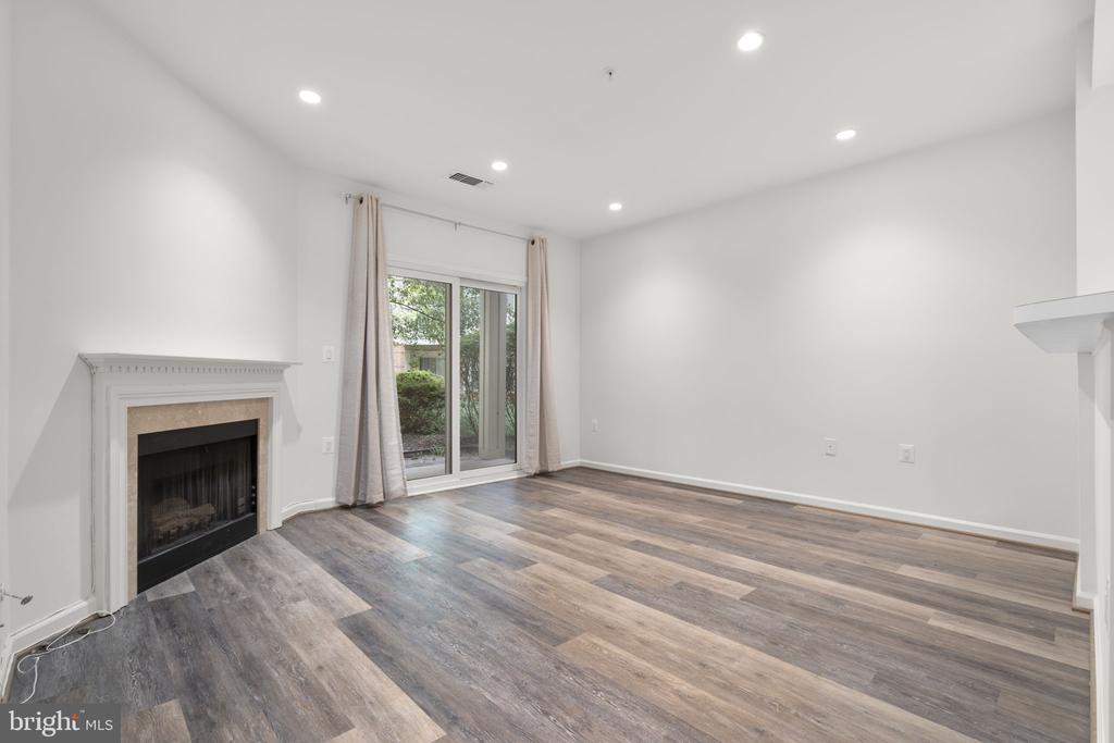 12915 ALTON SQUARE Unit: 113