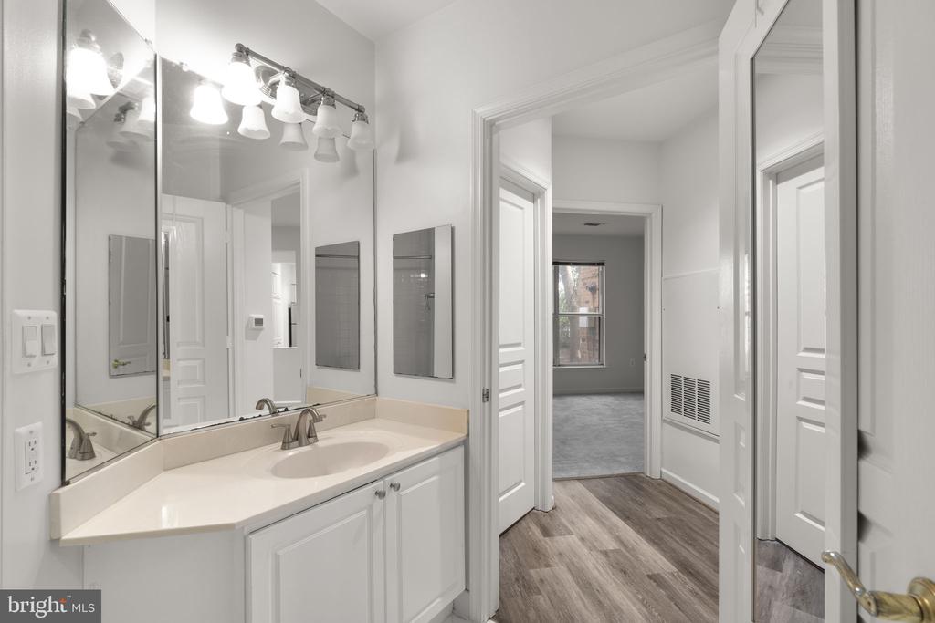 12915 ALTON SQUARE Unit: 113