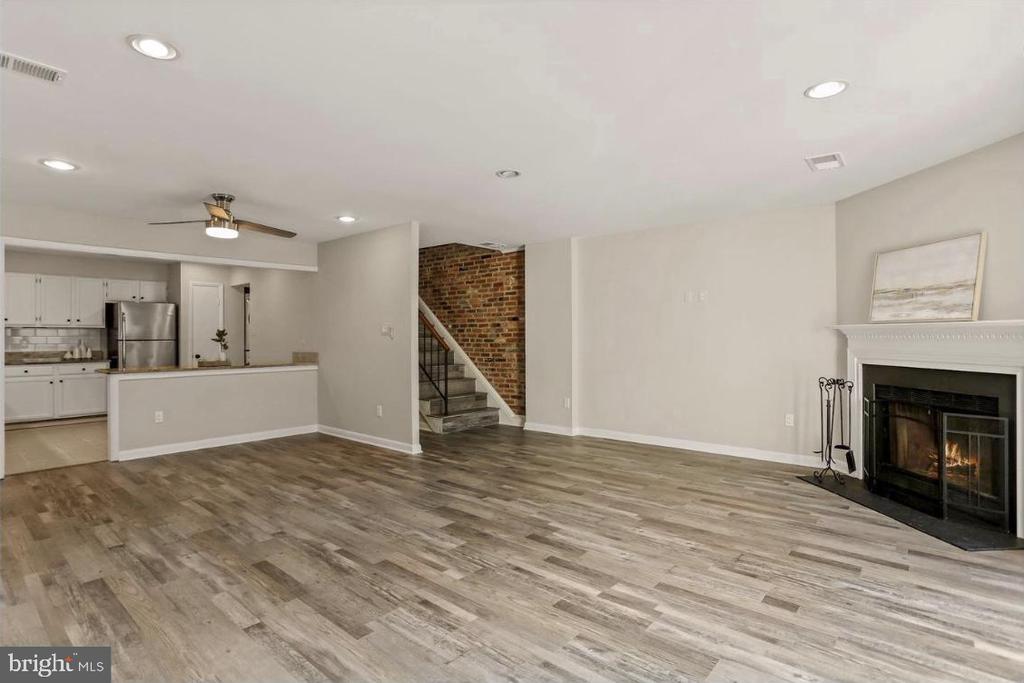 3875 STEPPES COURT Unit: 3875B