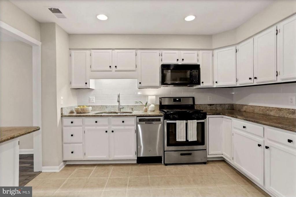 3875 STEPPES COURT Unit: 3875B