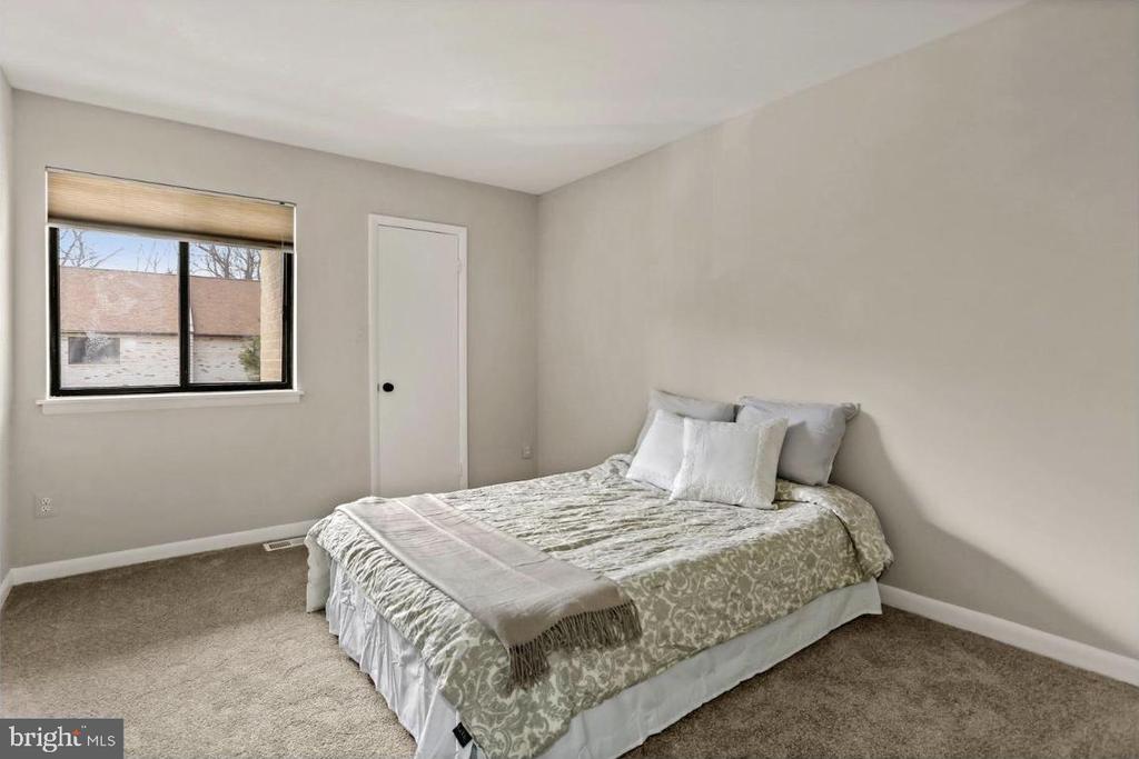 3875 STEPPES COURT Unit: 3875B