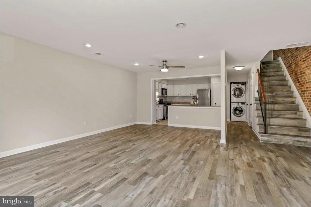 3875 STEPPES COURT Unit: 3875B