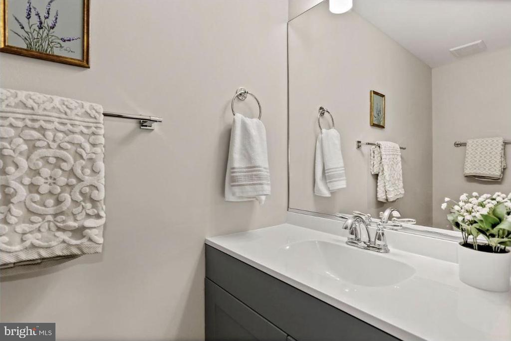 3875 STEPPES COURT Unit: 3875B