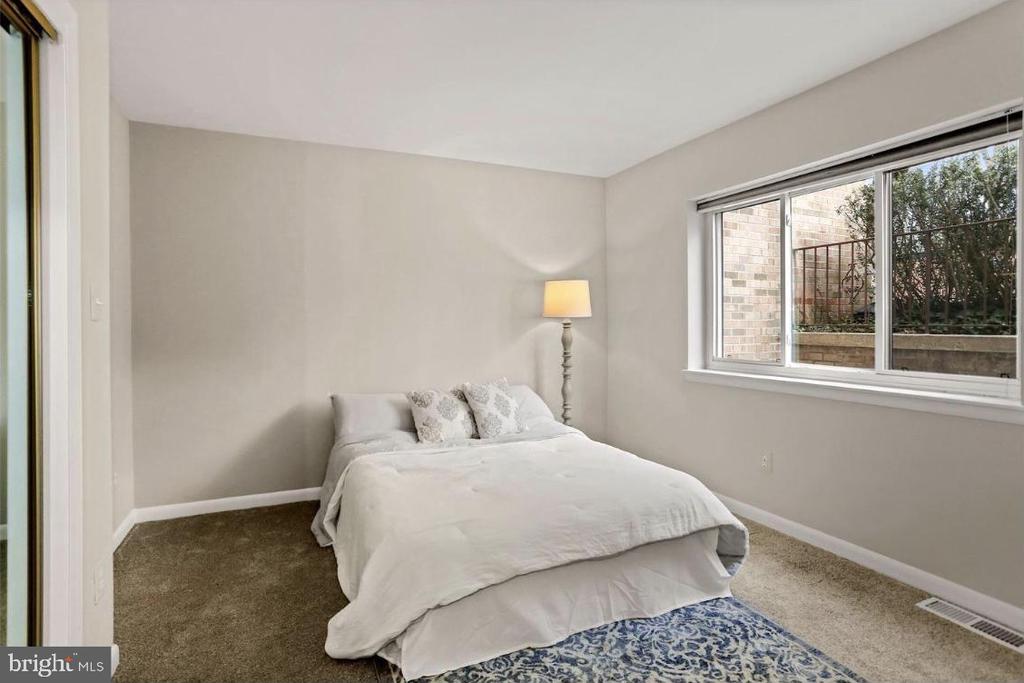 3875 STEPPES COURT Unit: 3875B