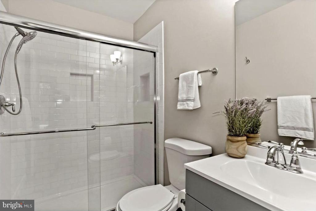 3875 STEPPES COURT Unit: 3875B